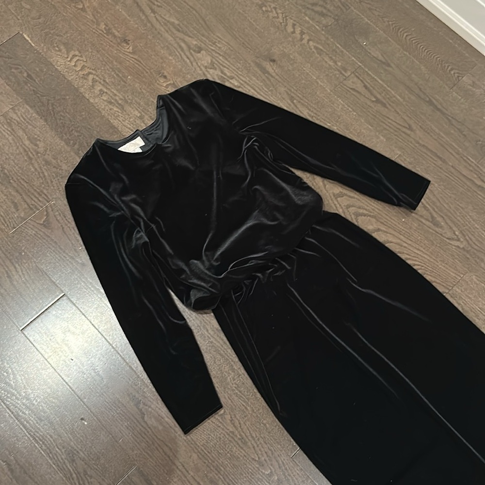 Rouie petites black velvet long sleeve maxi dress size 4 - Picture 2 of 6